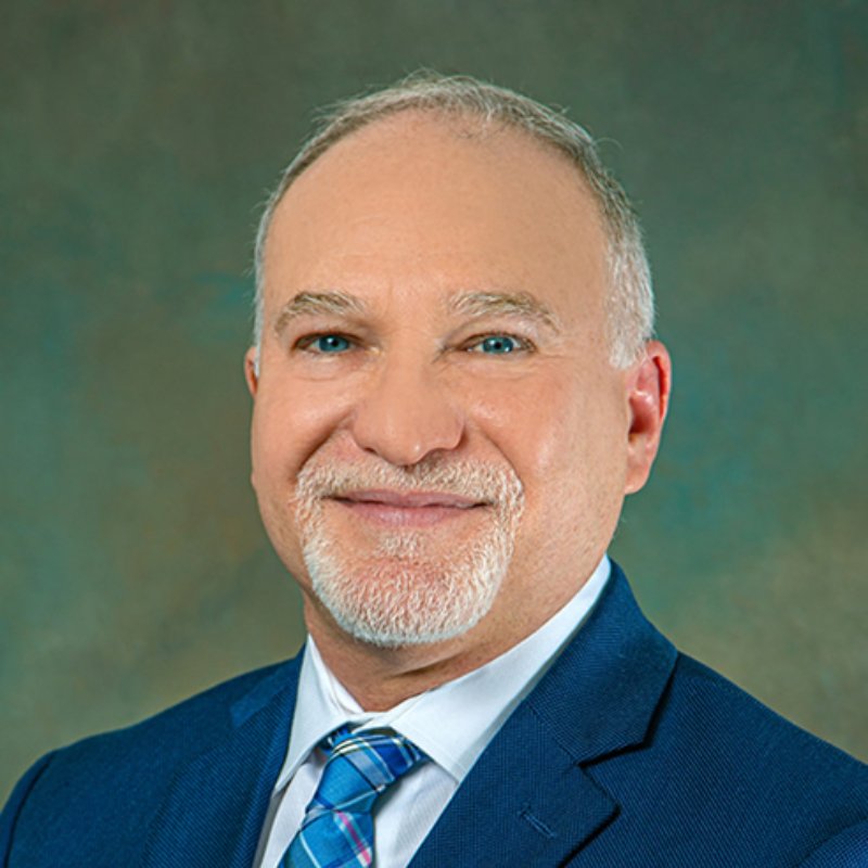 Dr. Oscar Loynaz Photo